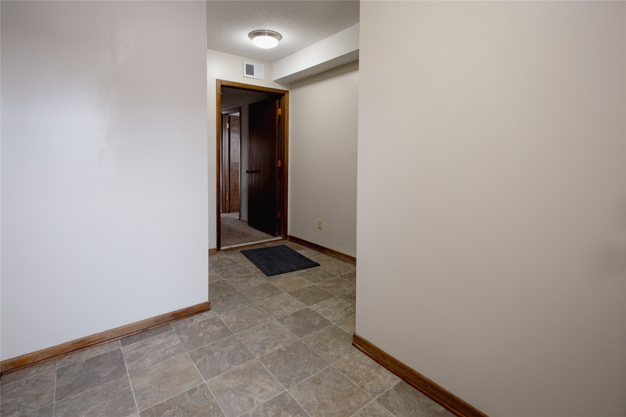 5644 163rd Street, Urbandale, Iowa image 3