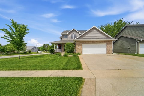 Homes For Sale - 2014 2nd Avenue<br/> Altoona, IA 50009