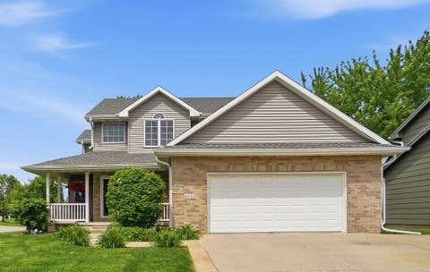 Homes For Sale - 2014 2nd Avenue<br/> Altoona, IA 50009