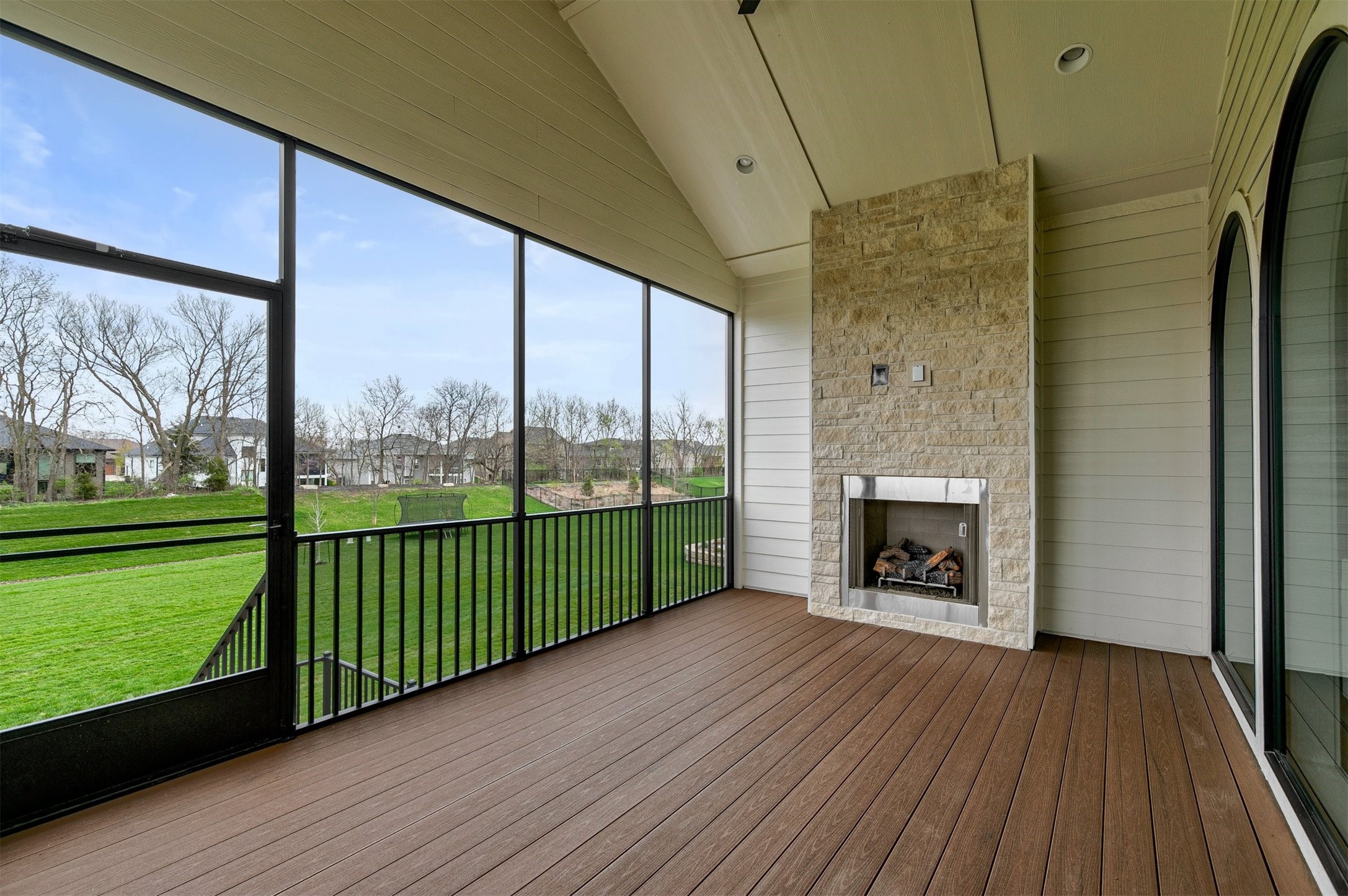 Johnston, Iowa, 50131, United States, 5 Bedrooms Bedrooms, ,5 BathroomsBathrooms,Residential,Active,2037147