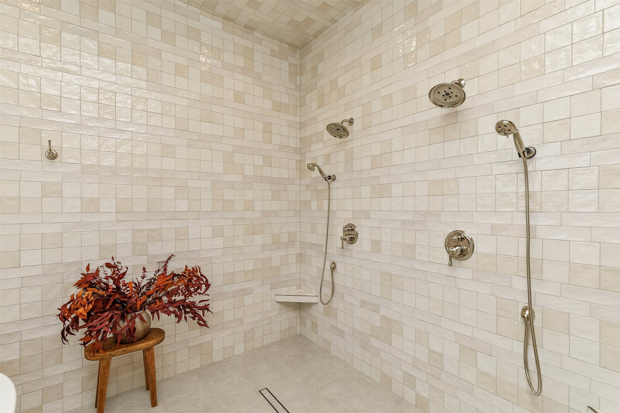 Johnston, Iowa, 50131, United States, 5 Bedrooms Bedrooms, ,5 BathroomsBathrooms,Residential,Active,2037147