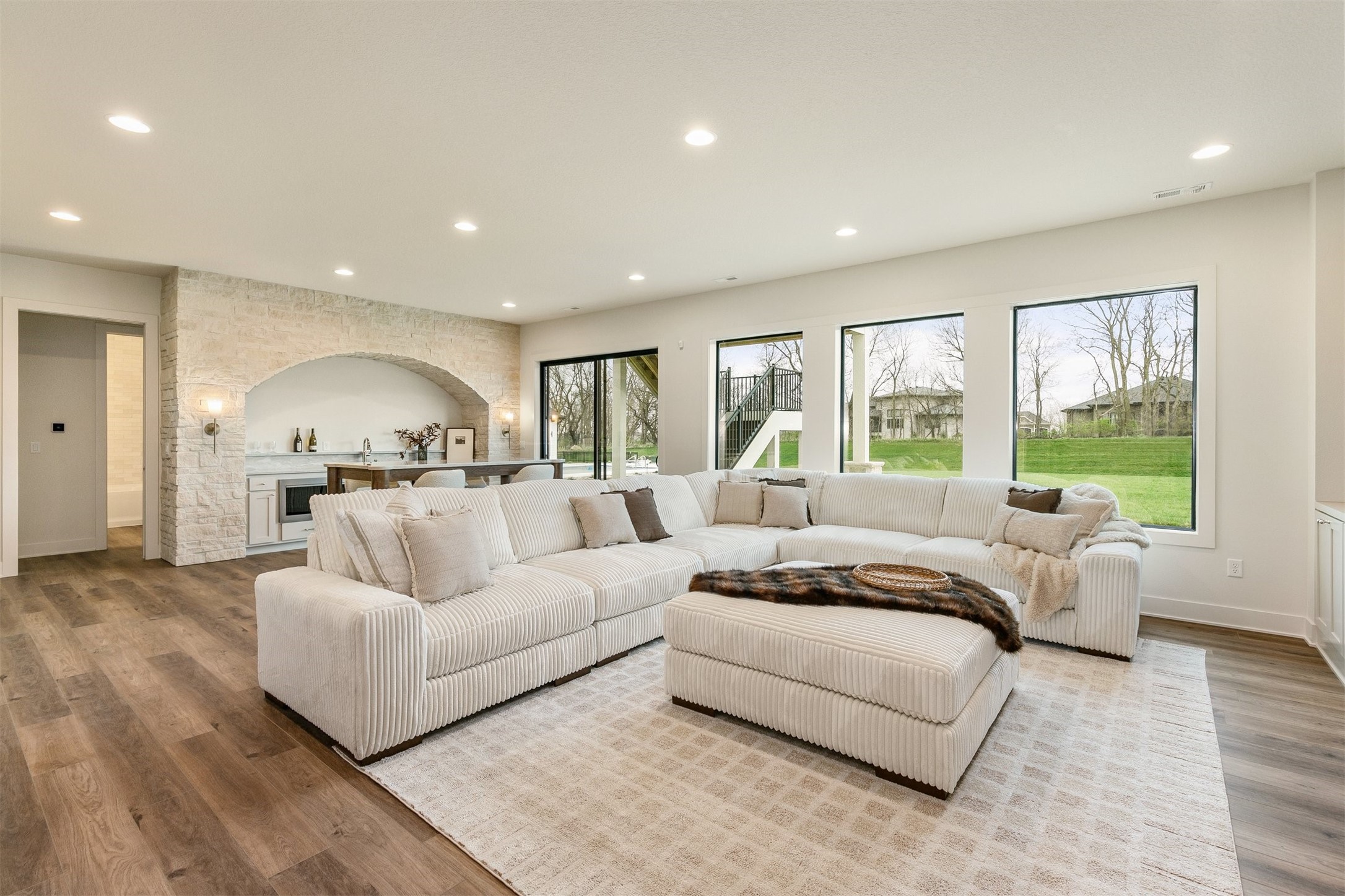 Johnston, Iowa, 50131, United States, 5 Bedrooms Bedrooms, ,5 BathroomsBathrooms,Residential,Active,2037147
