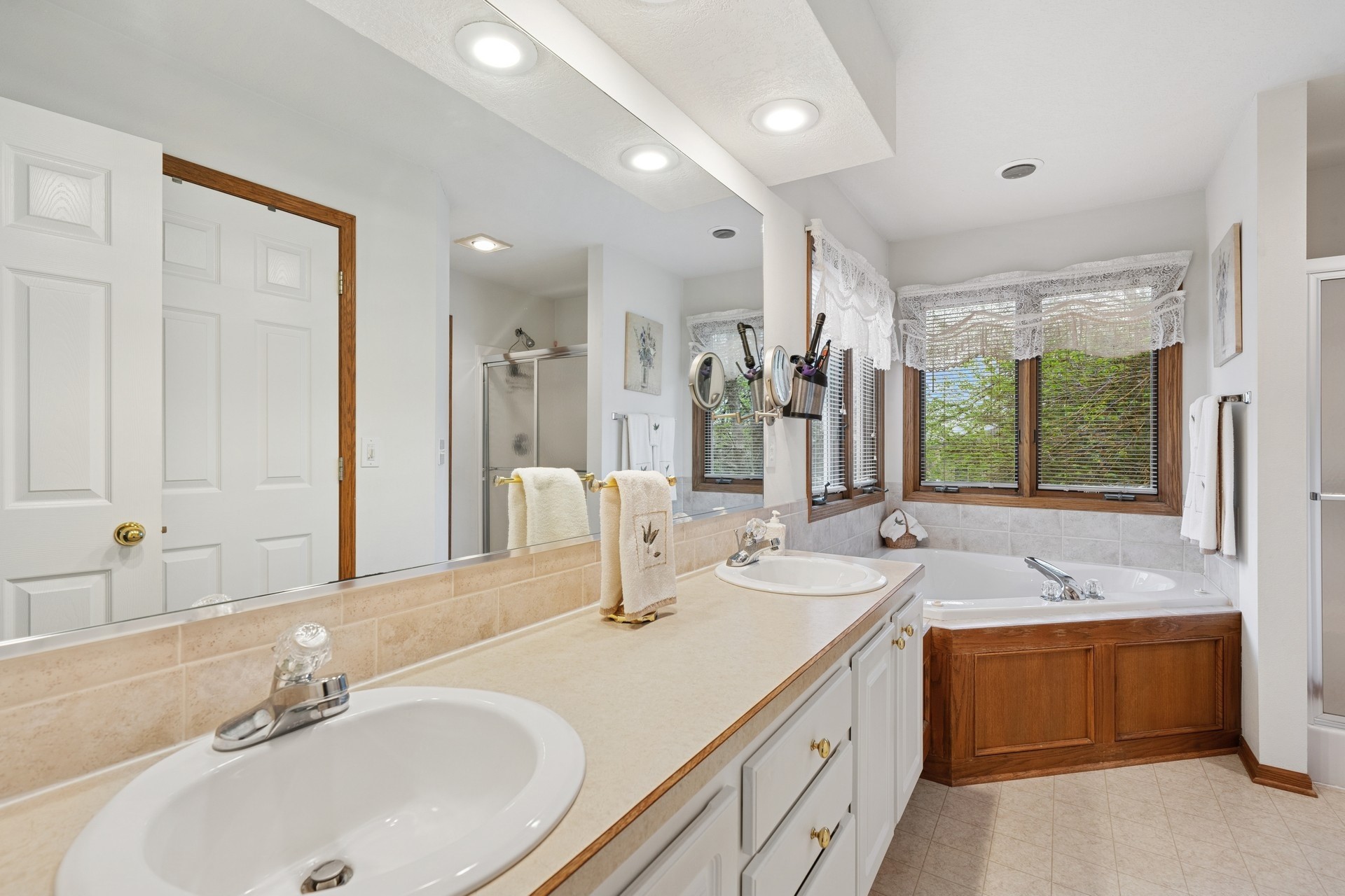 4827 Fieldstone Drive, West Des Moines, Iowa image 14