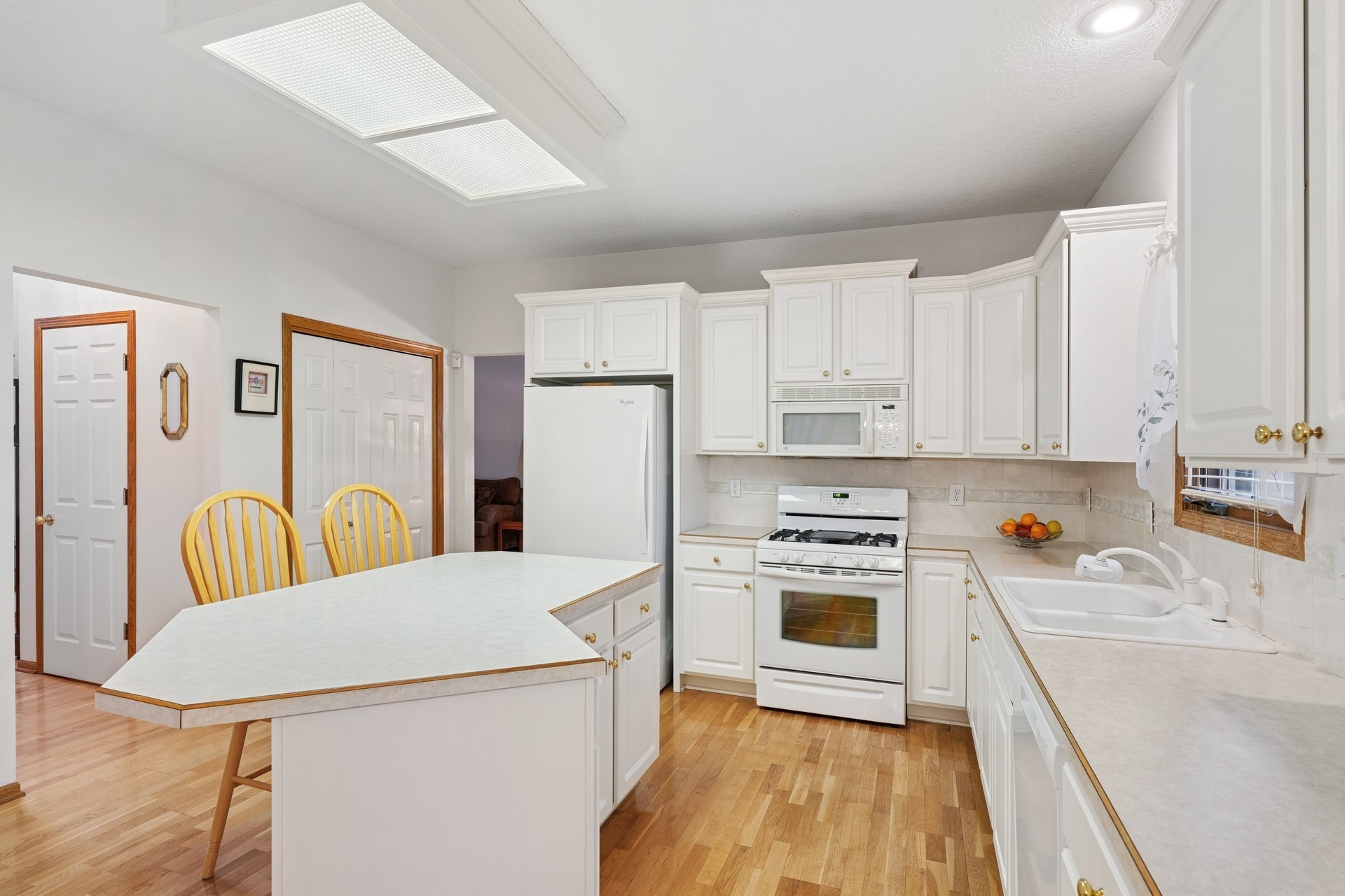 4827 Fieldstone Drive, West Des Moines, Iowa image 7