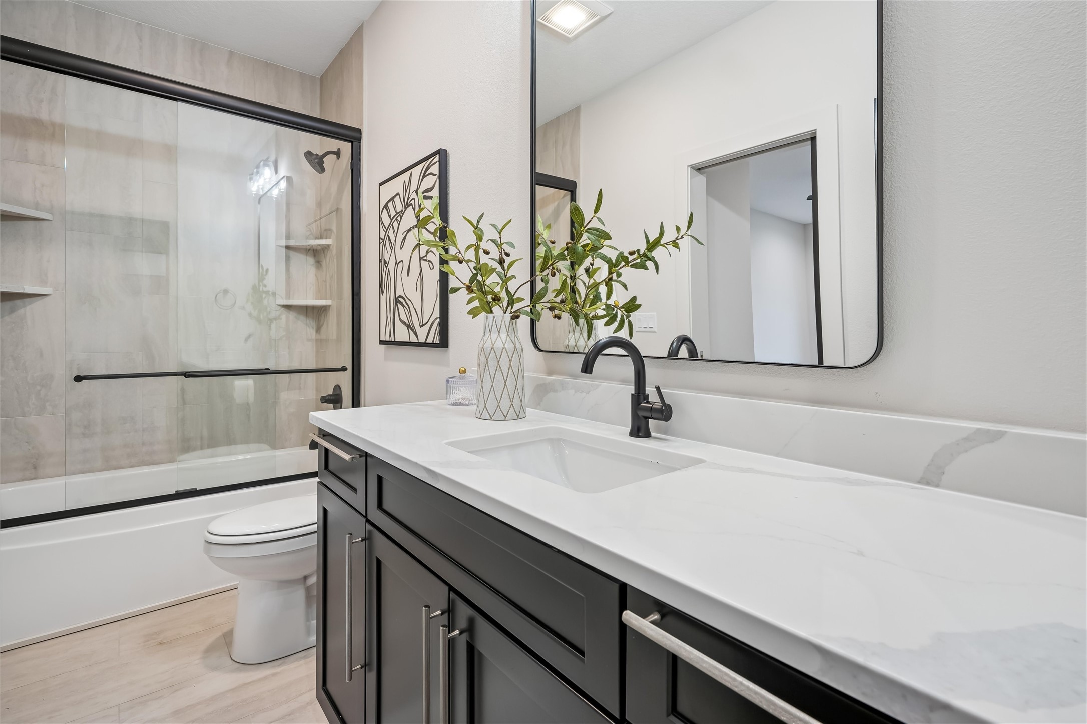 140 NW Crabtree Lane