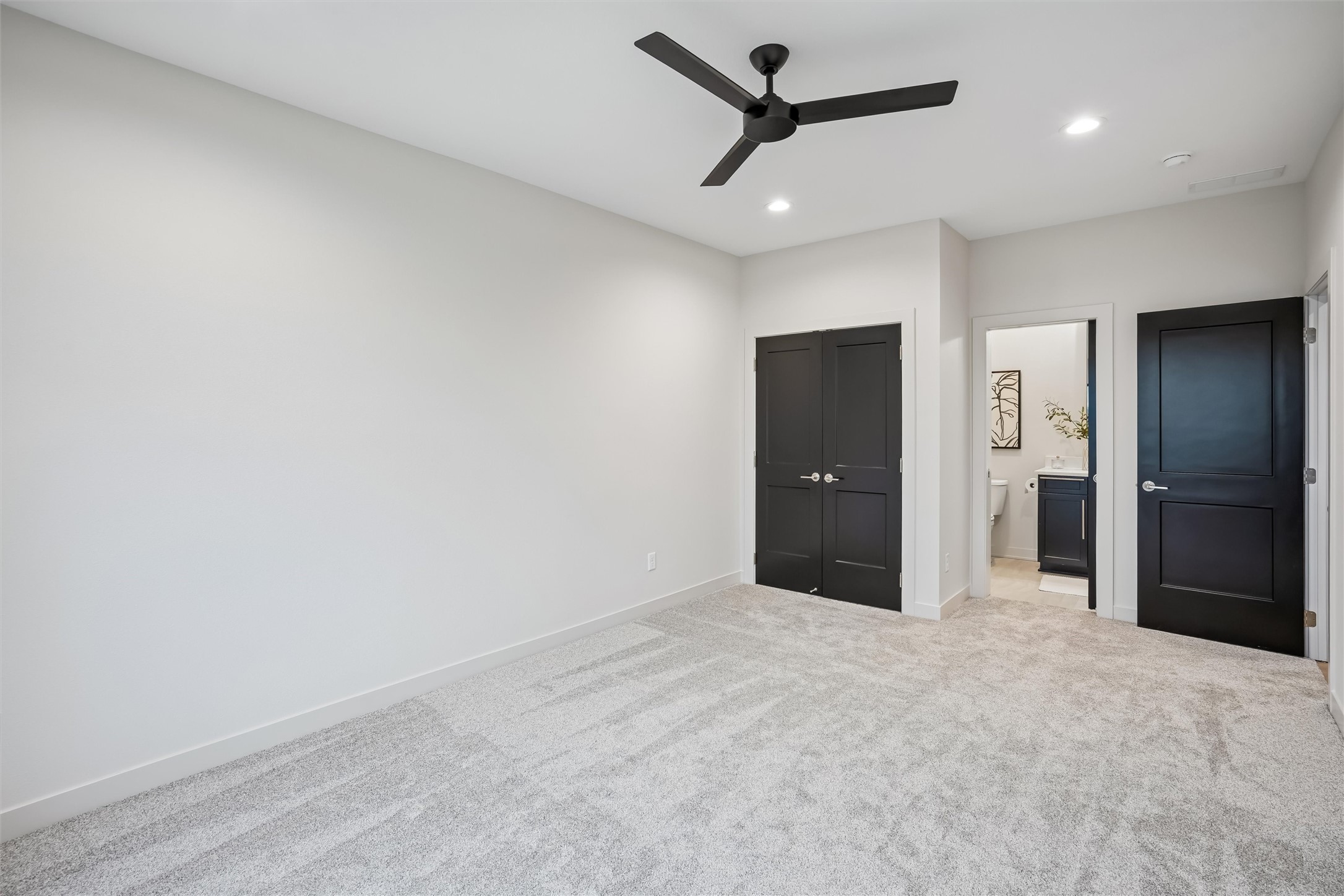 140 NW Crabtree Lane