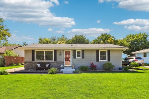 Homes For Sale - 1214 NW Applewood Street<br/> Ankeny, IA 50023