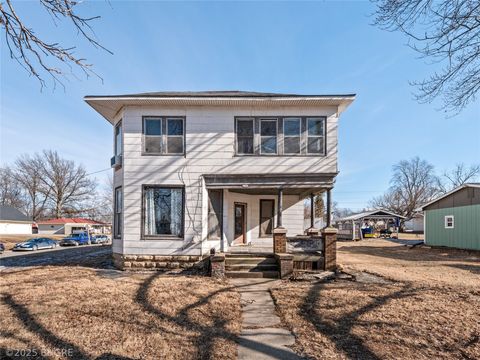 Apartment For Sale - 534 N Grand Street<br/> Lucas County, Chariton, IA 50049