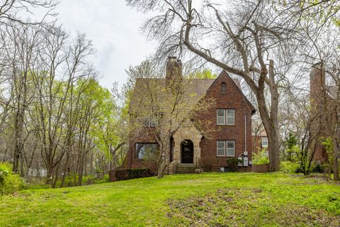 5502 Ingersoll Avenue Des Moines IA 50312