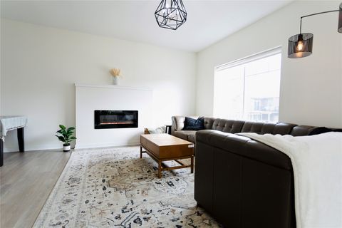 Condo For Sale - 9144 Spring Crest Lane<br/> West Des Moines, IA 50266