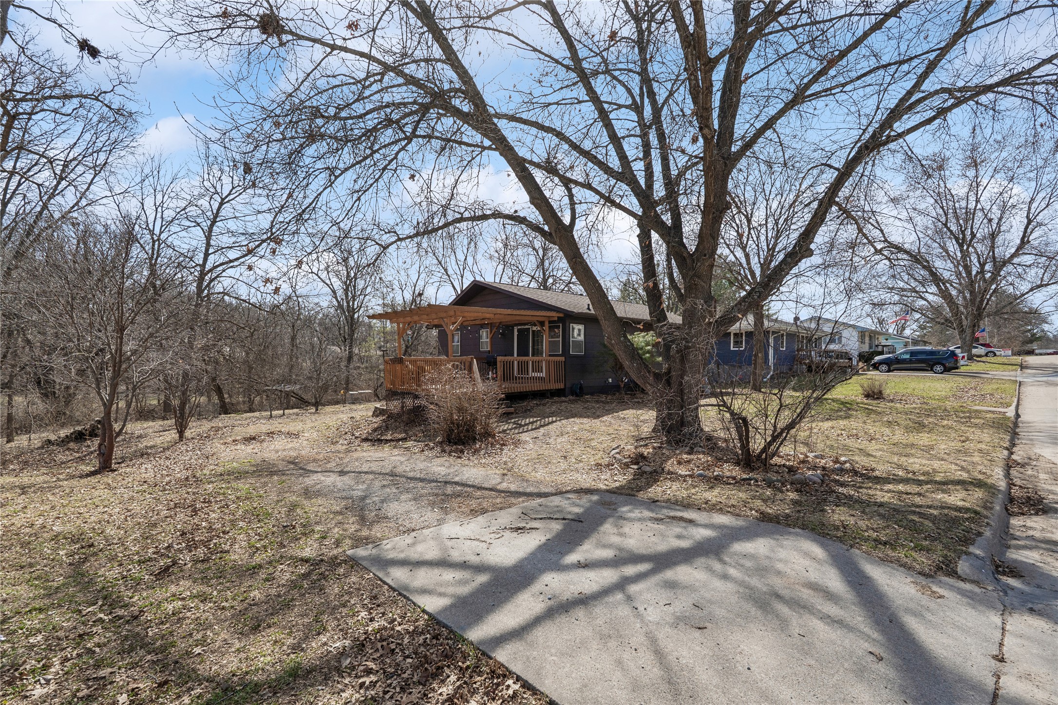 618 E Competine Street