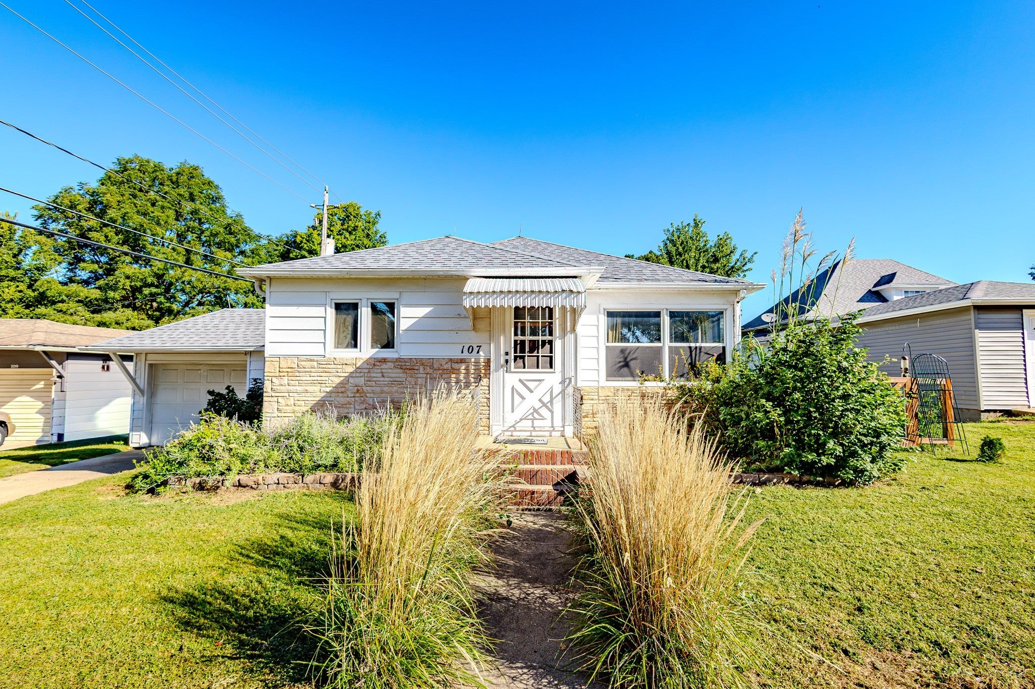 107 W Iowa Street