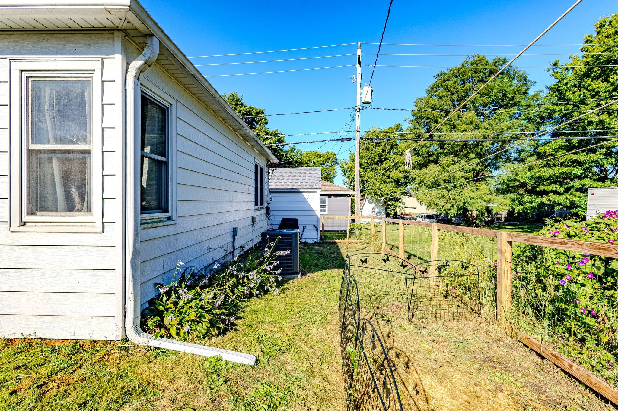 107 W Iowa Street