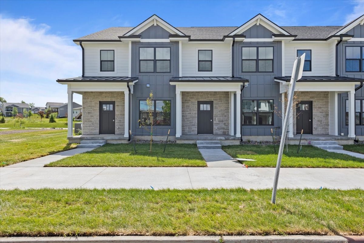 1993 S Warrior Lane, Waukee, Iowa image 1