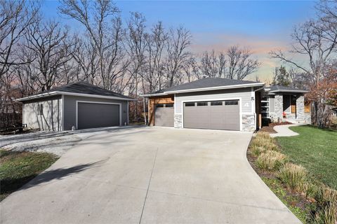 4 Ridgecrest Lane Dallas Center IA 50063