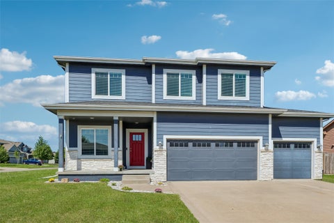 Homes For Sale - 555 NE Bowman Drive<br/> Waukee, IA 50263