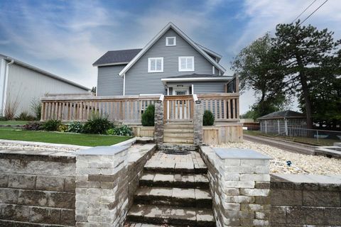 Homes For Sale - 722 Mamie Eisenhower Avenue<br/> Boone, IA 50036