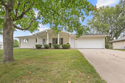 220 E 13th Street Pella IA 50219