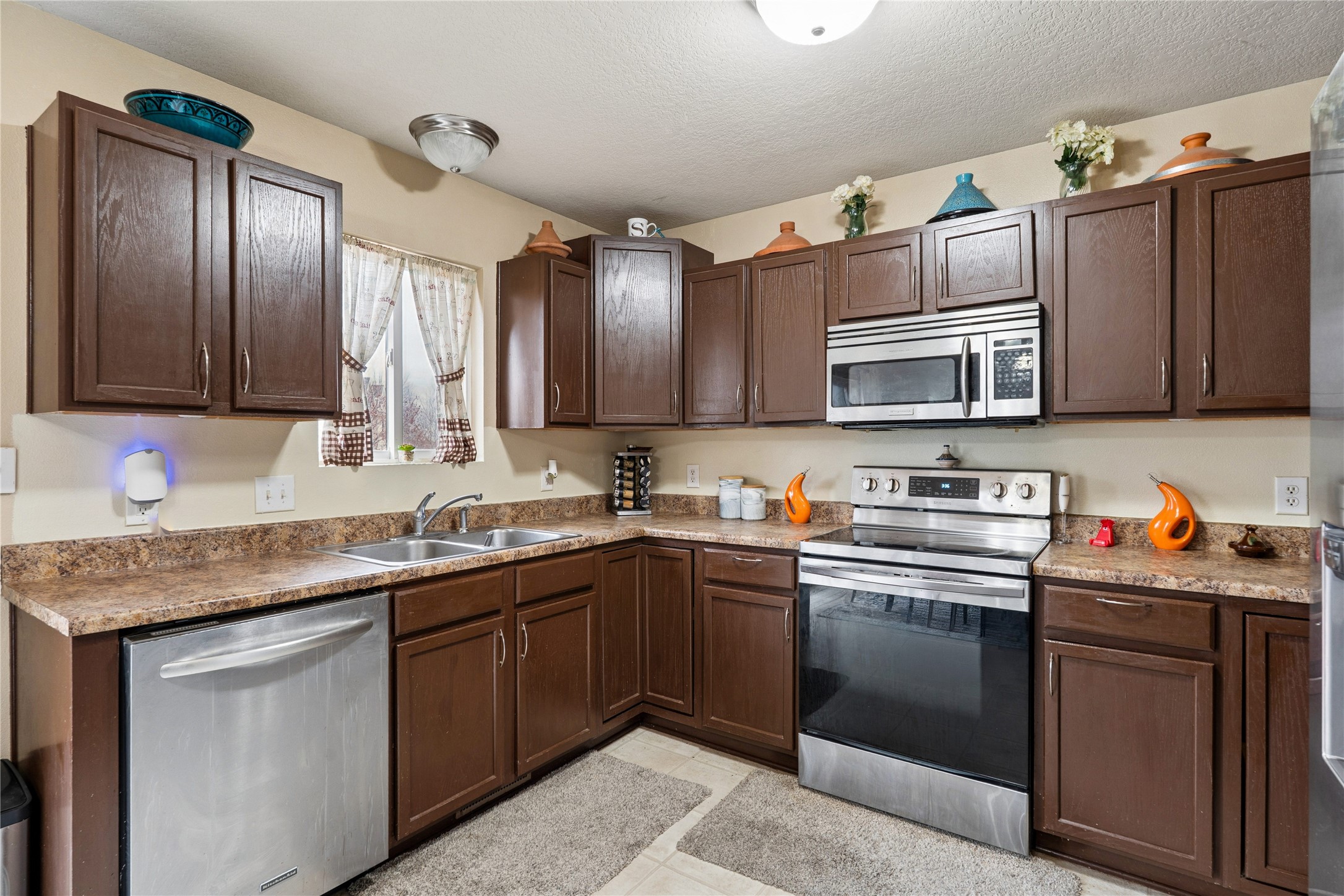 3123 SW Chestnut Court