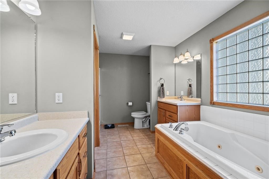 1301 NW Boulder Ridge Lane, Ankeny, Iowa image 15