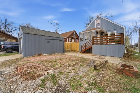 Homes For Sale - 3200 Oxford Street<br/> Des Moines, IA 50313