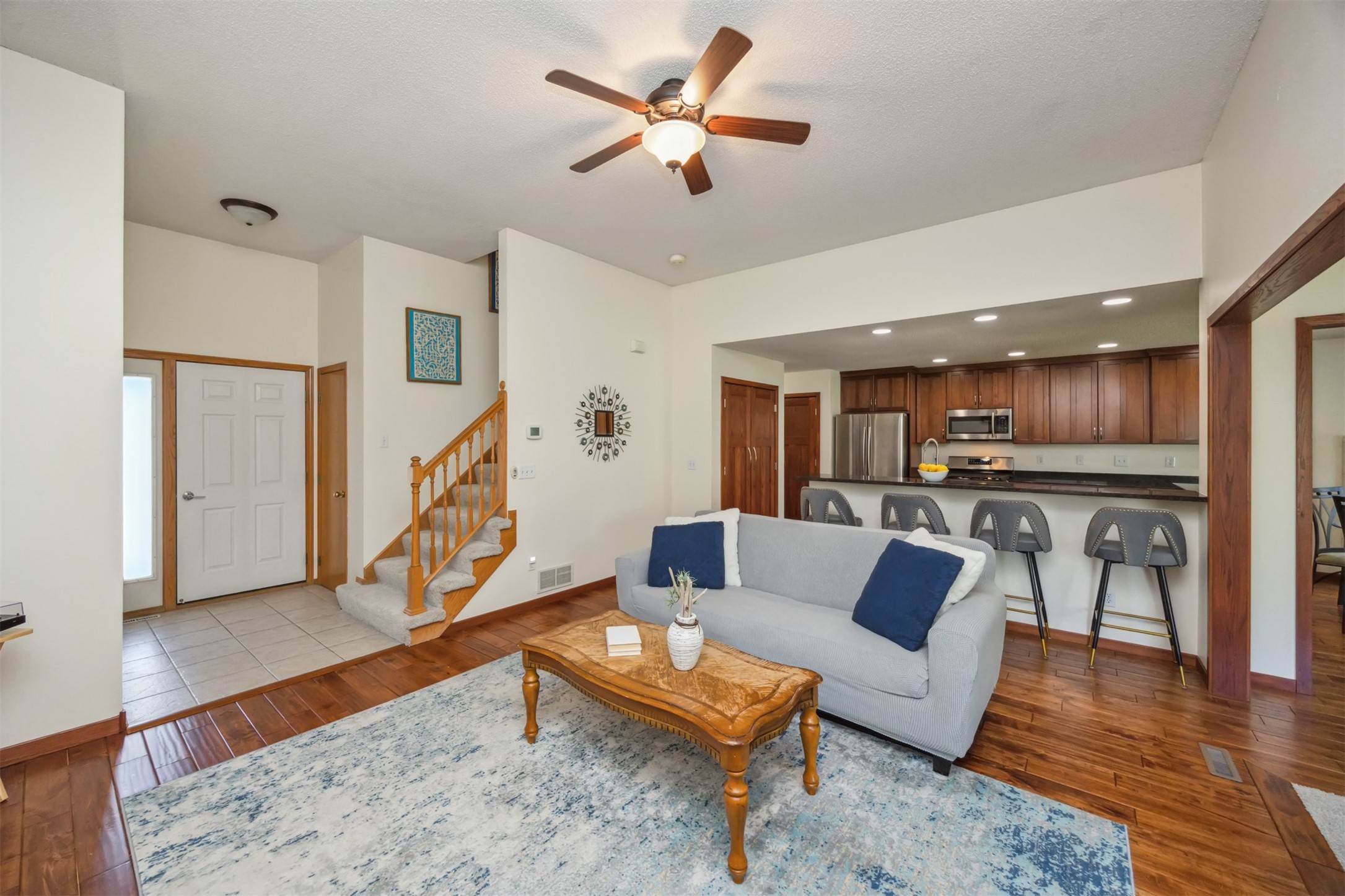 15919 Hawthorn Circle, Clive, Iowa image 3