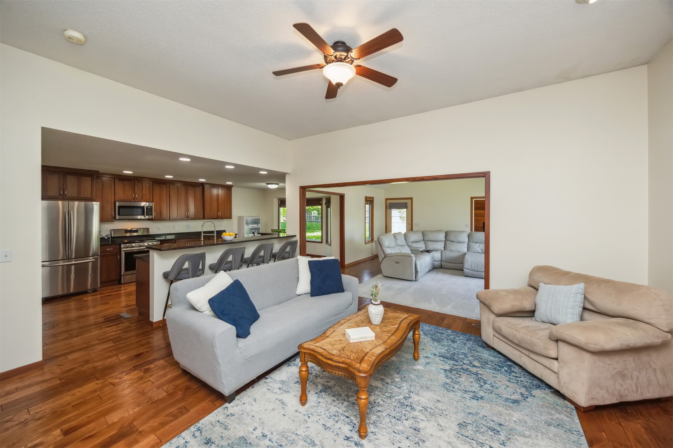 15919 Hawthorn Circle, Clive, Iowa image 2