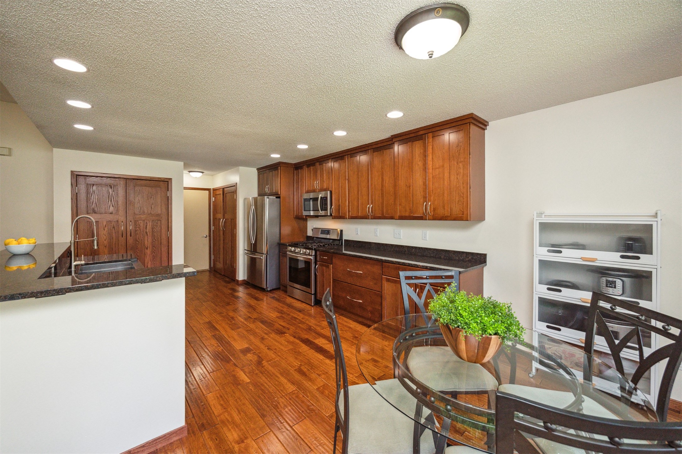 15919 Hawthorn Circle, Clive, Iowa image 9