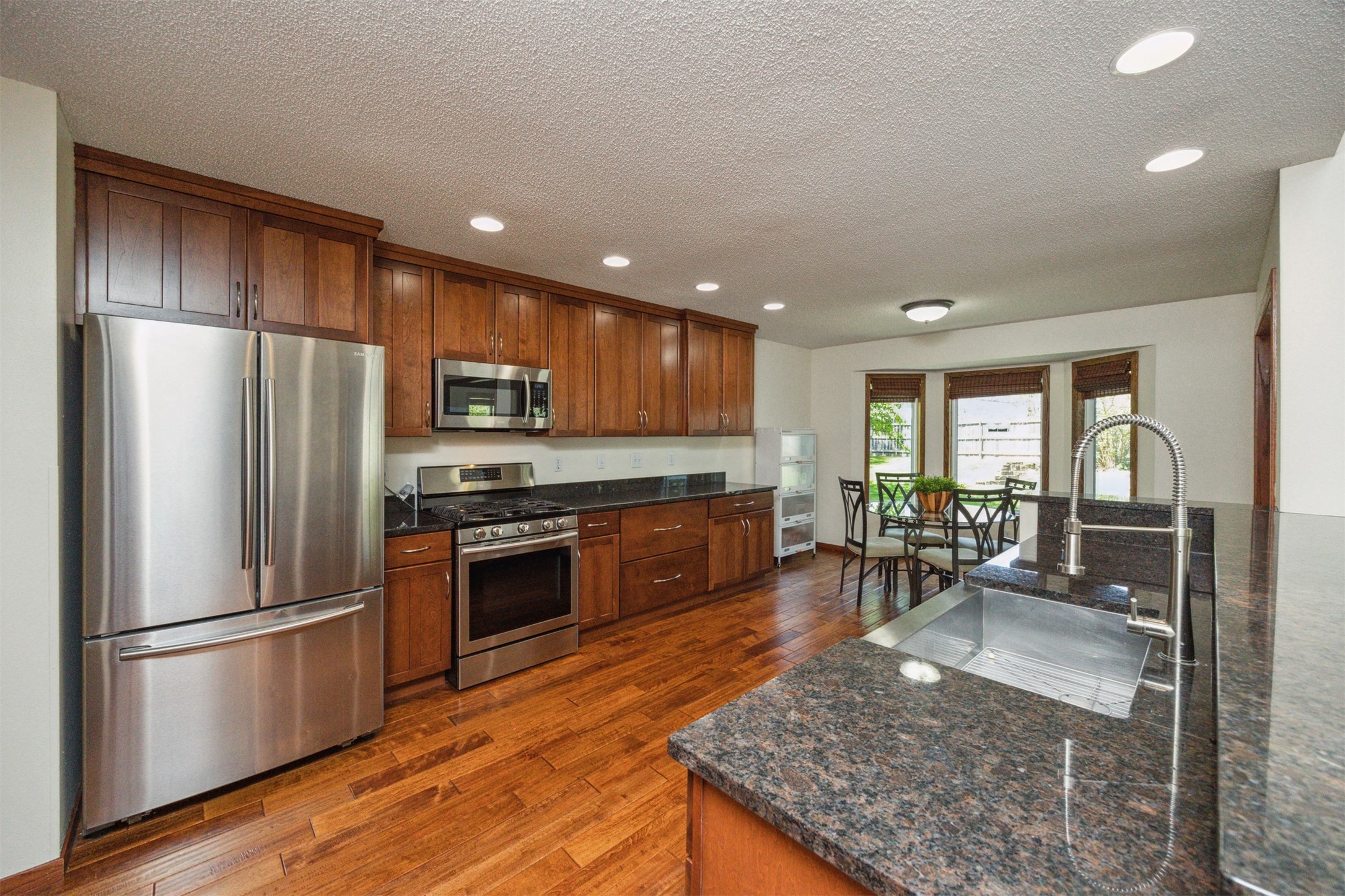 15919 Hawthorn Circle, Clive, Iowa image 5