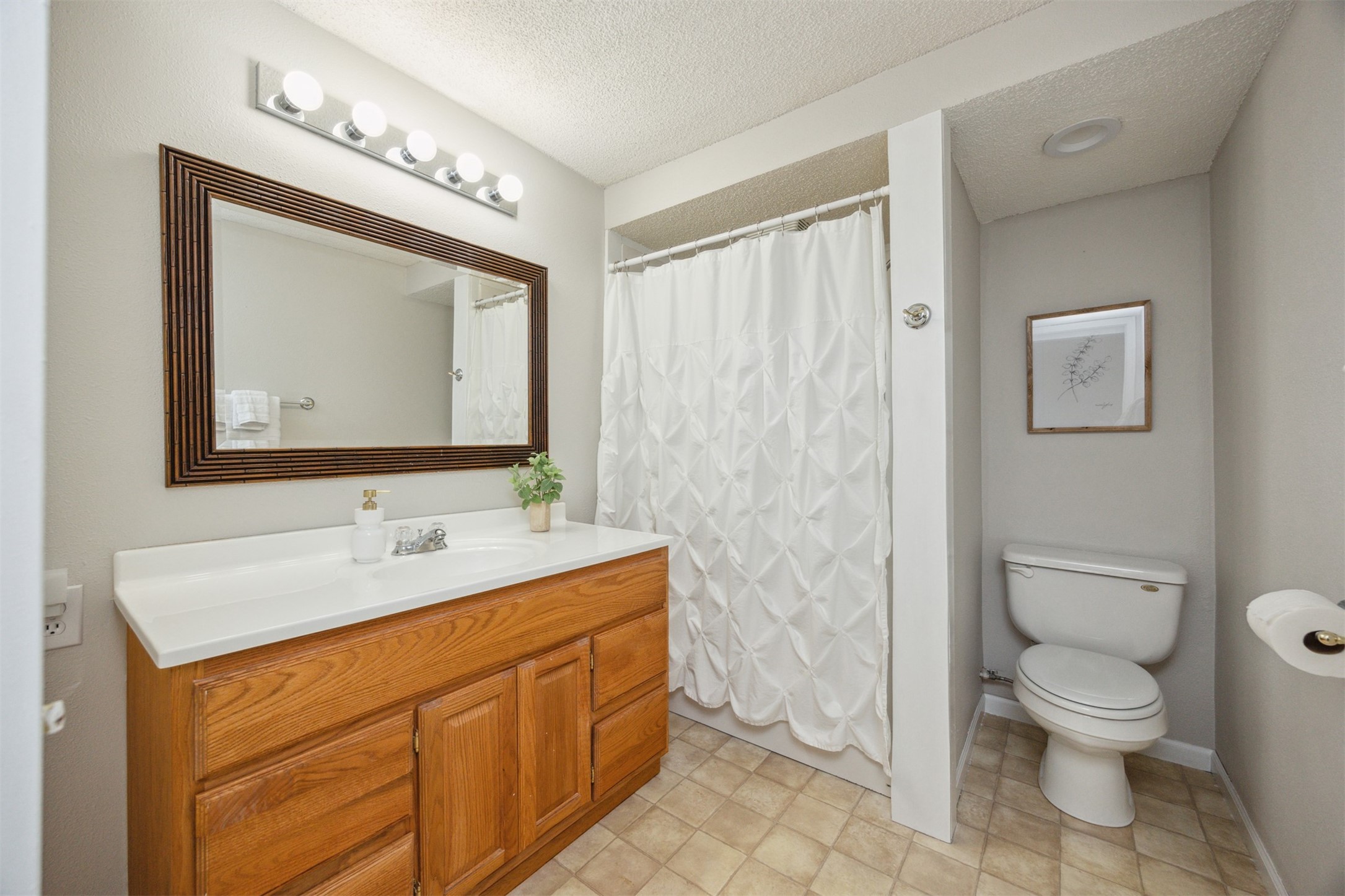 15919 Hawthorn Circle, Clive, Iowa image 30