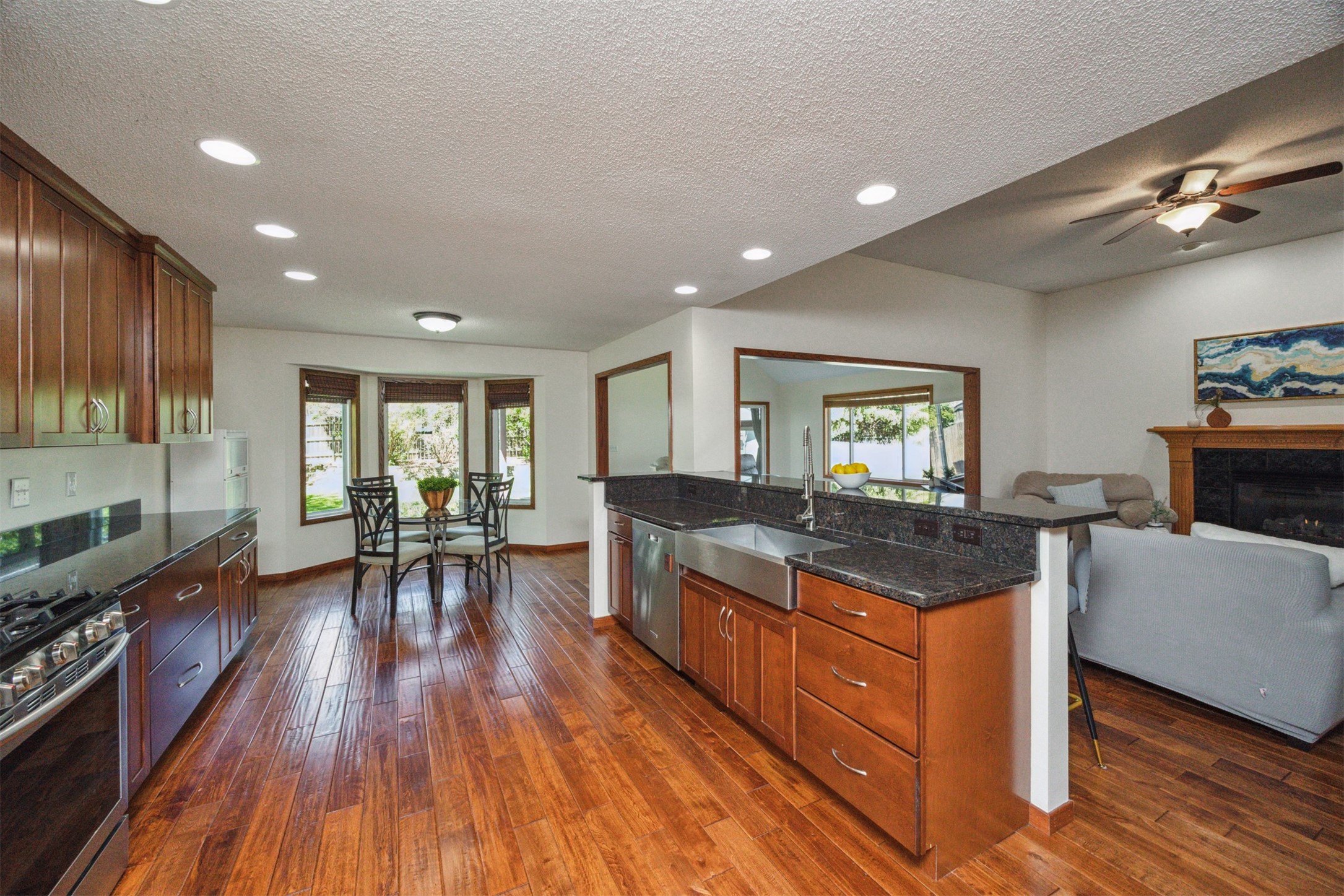 15919 Hawthorn Circle, Clive, Iowa image 6