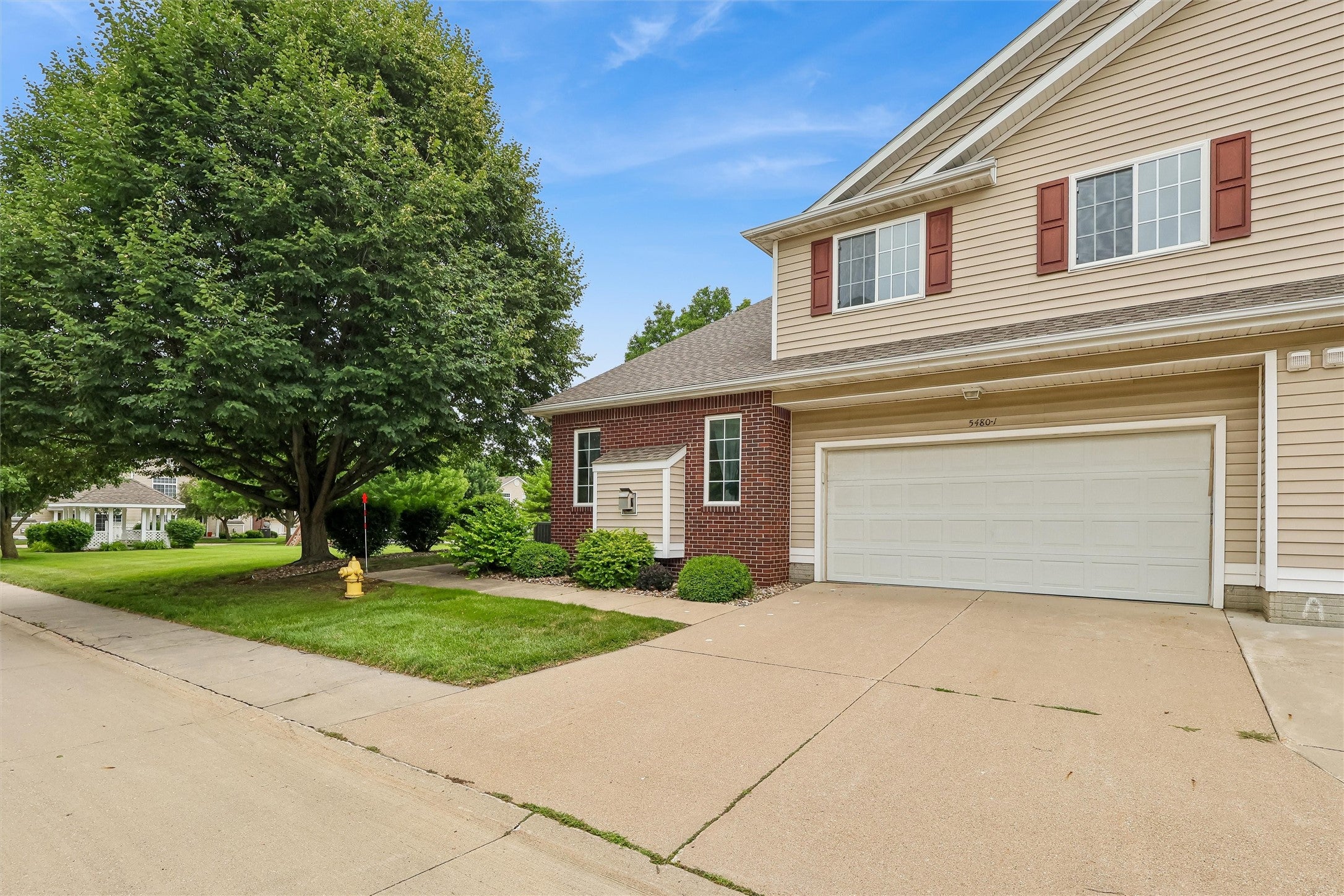 Photo 1 of 35 — 5480 Longview Court 1, Johnston, IA 50131
