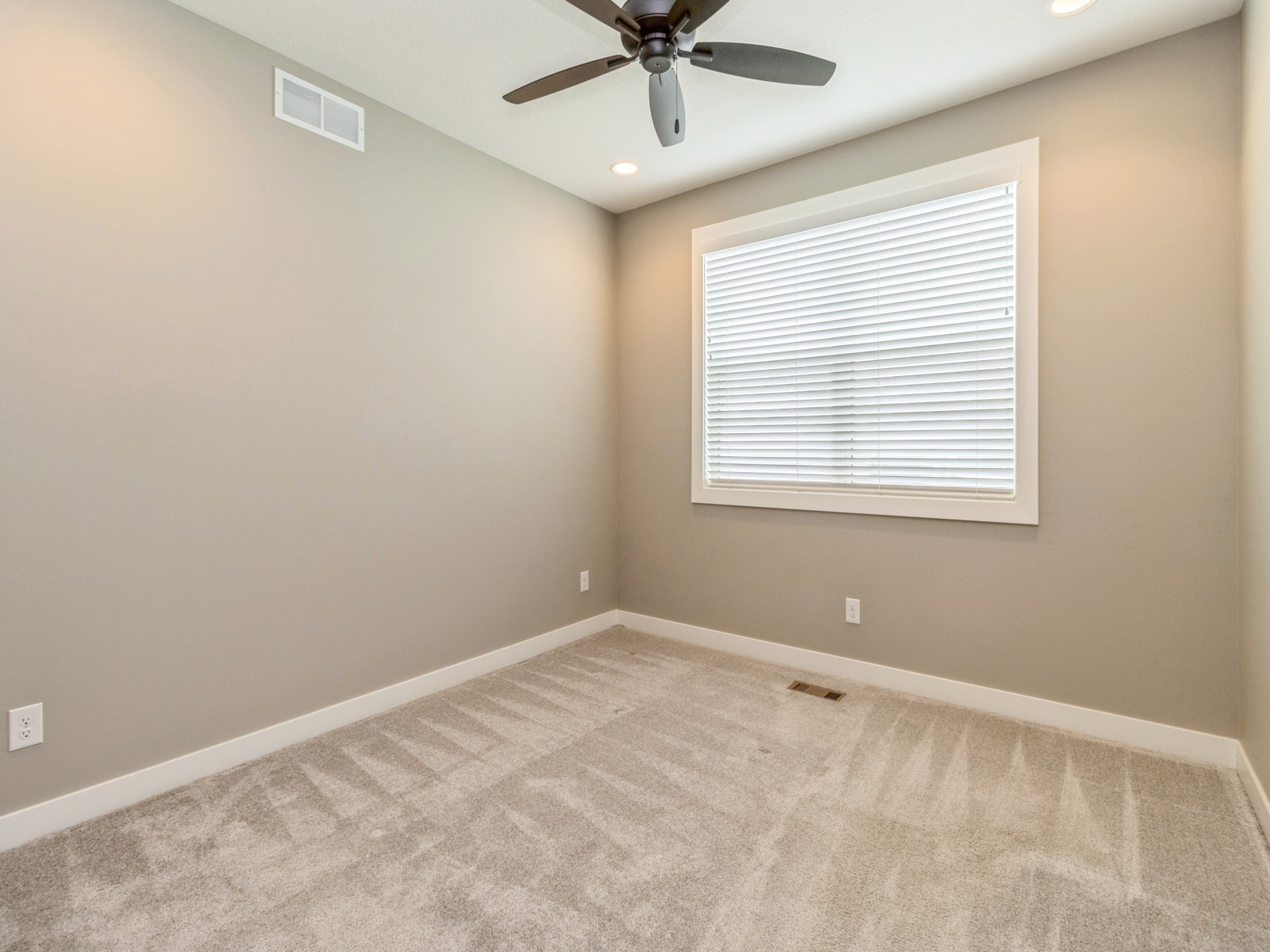 823 Trail Ridge Road, Indianola, Iowa image 17