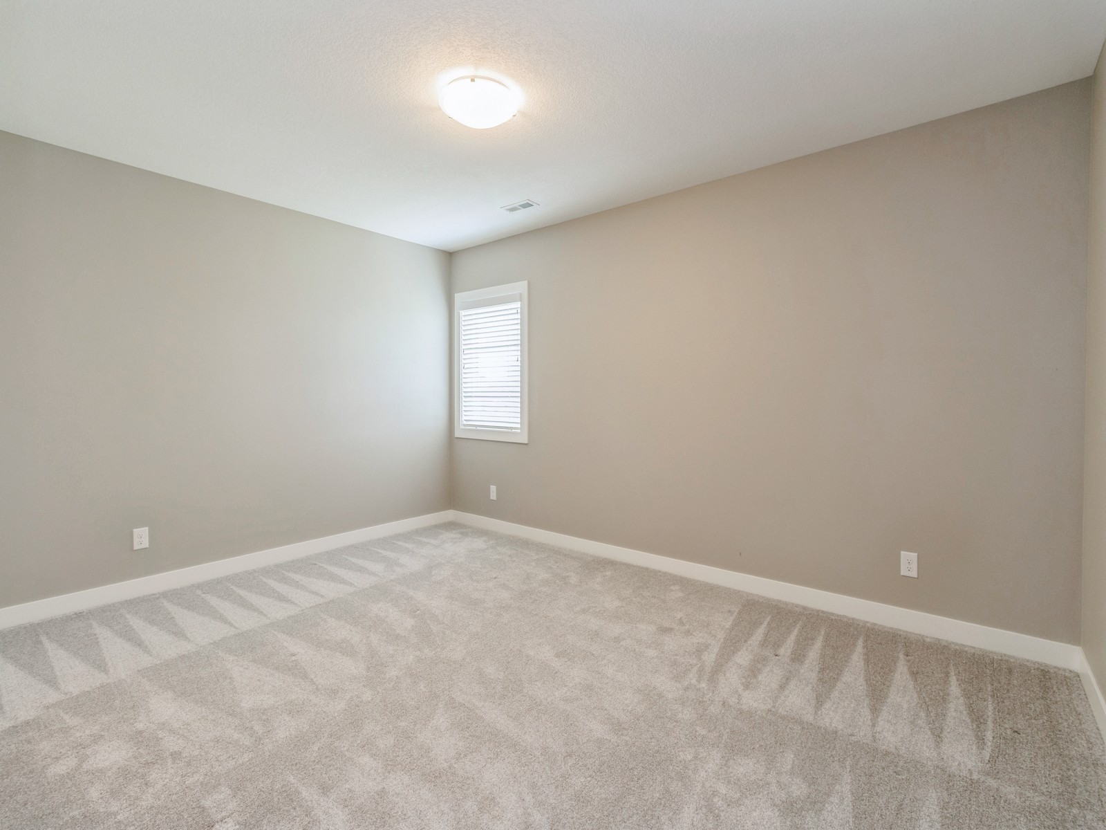 823 Trail Ridge Road, Indianola, Iowa image 32