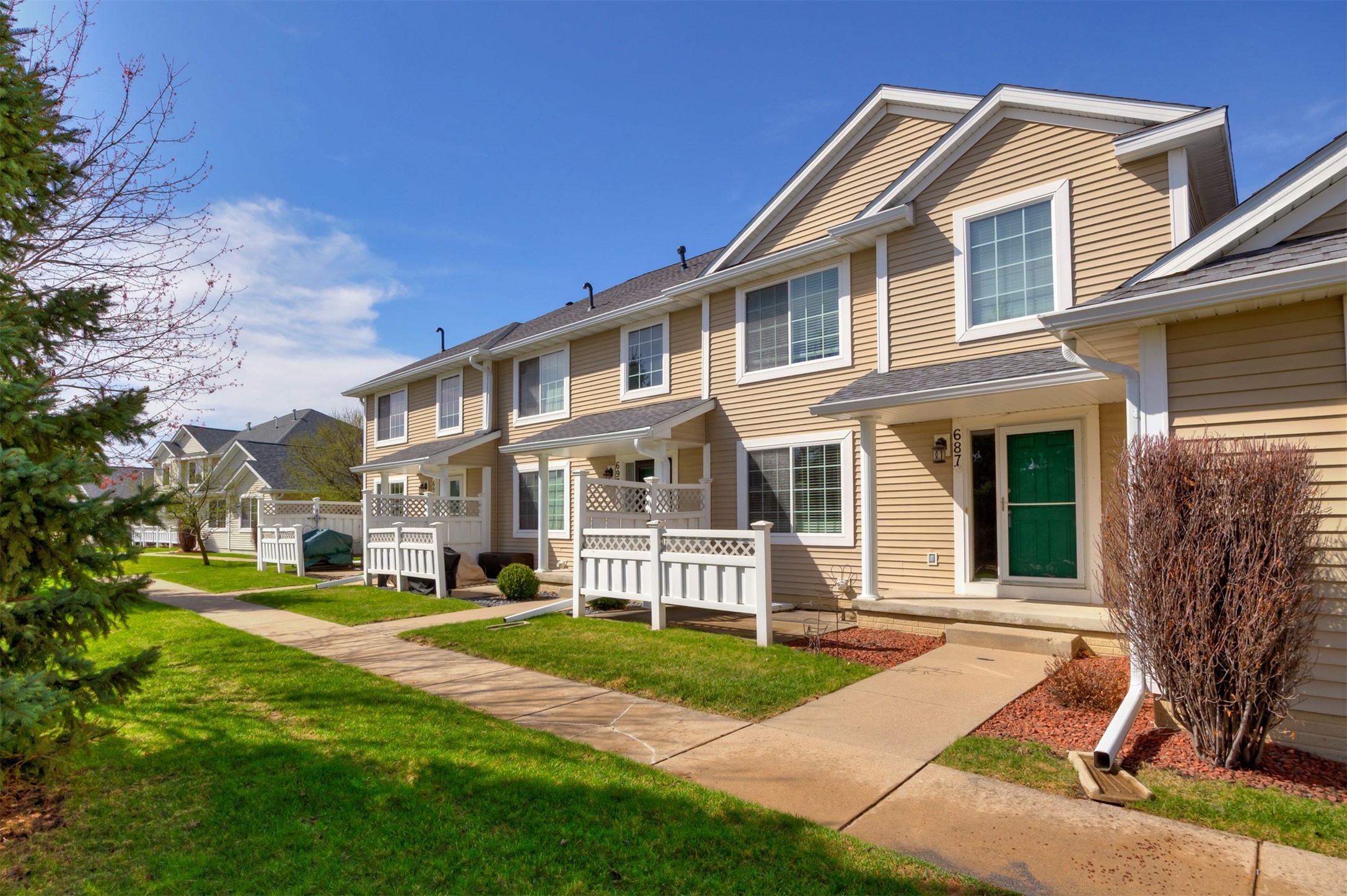 687 SE Williams Court, Waukee, Iowa image 1