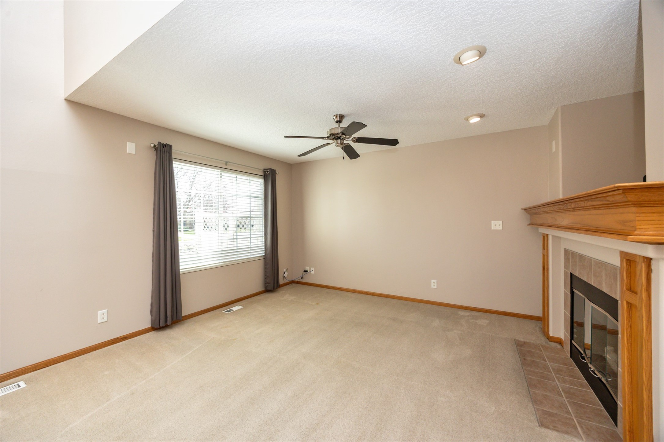 687 SE Williams Court, Waukee, Iowa image 6