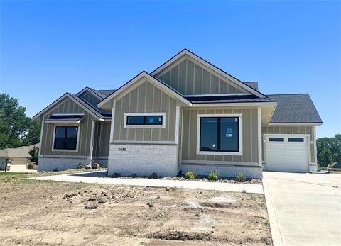 Single Family Residence in Urbandale IA 4925 162nd Street.jpg