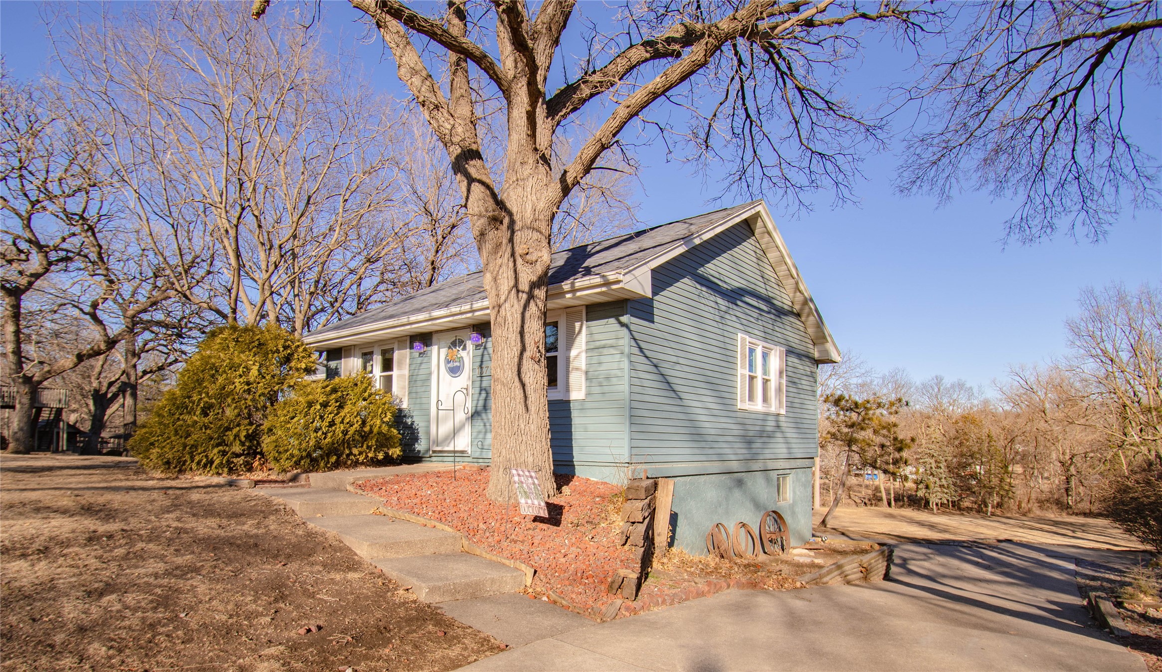 1375 NW 75th Street, Clive, Iowa image 2