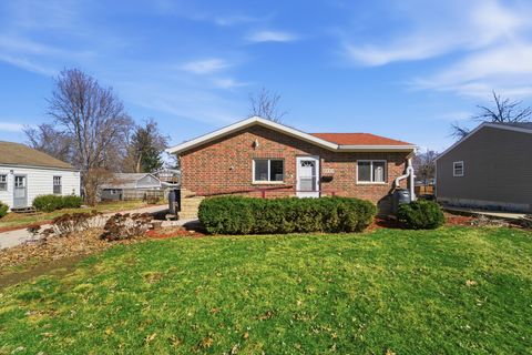 Homes For Sale - 2415 38th Street<br/> Des Moines, IA 50310