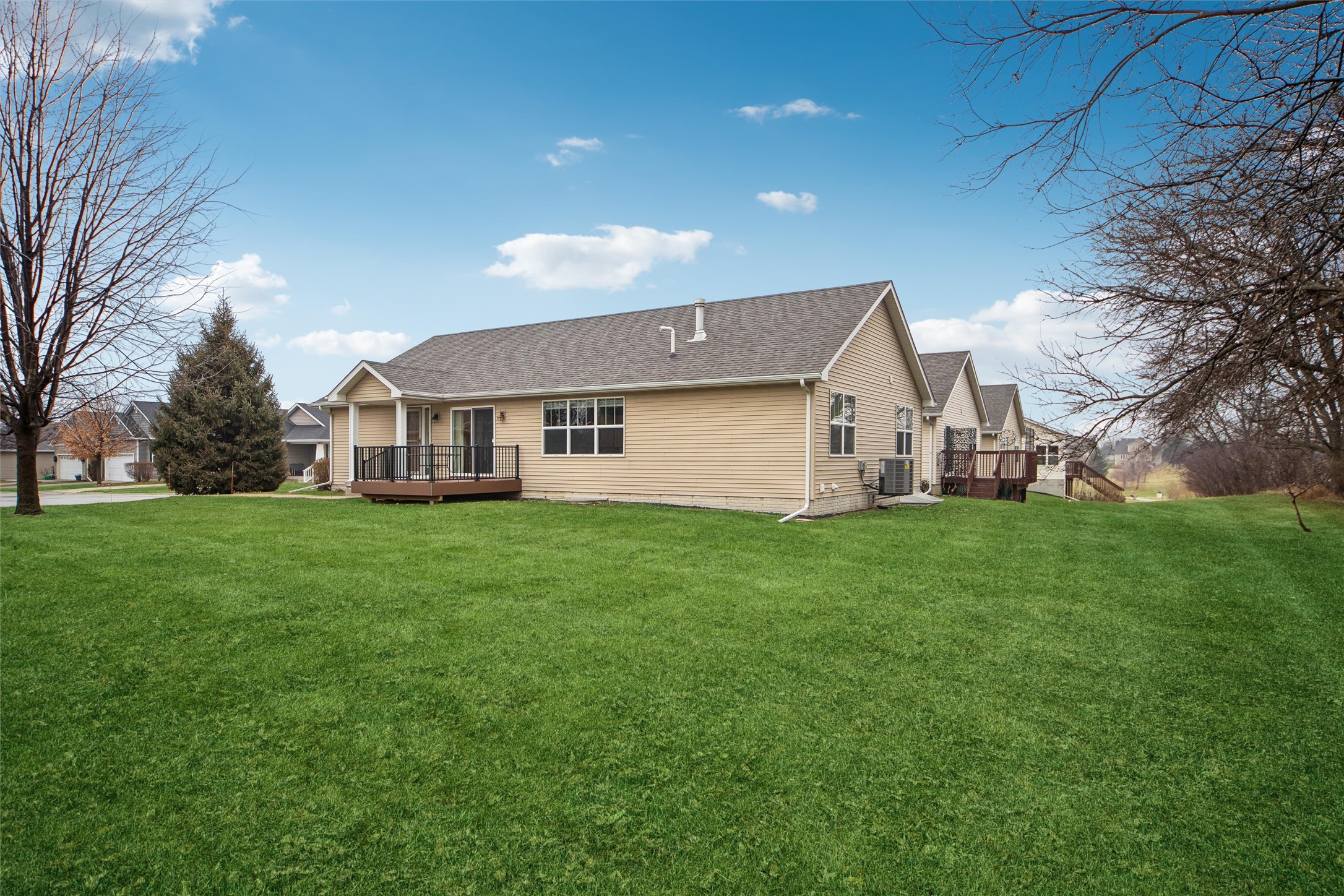 10011 N Glenstone Court