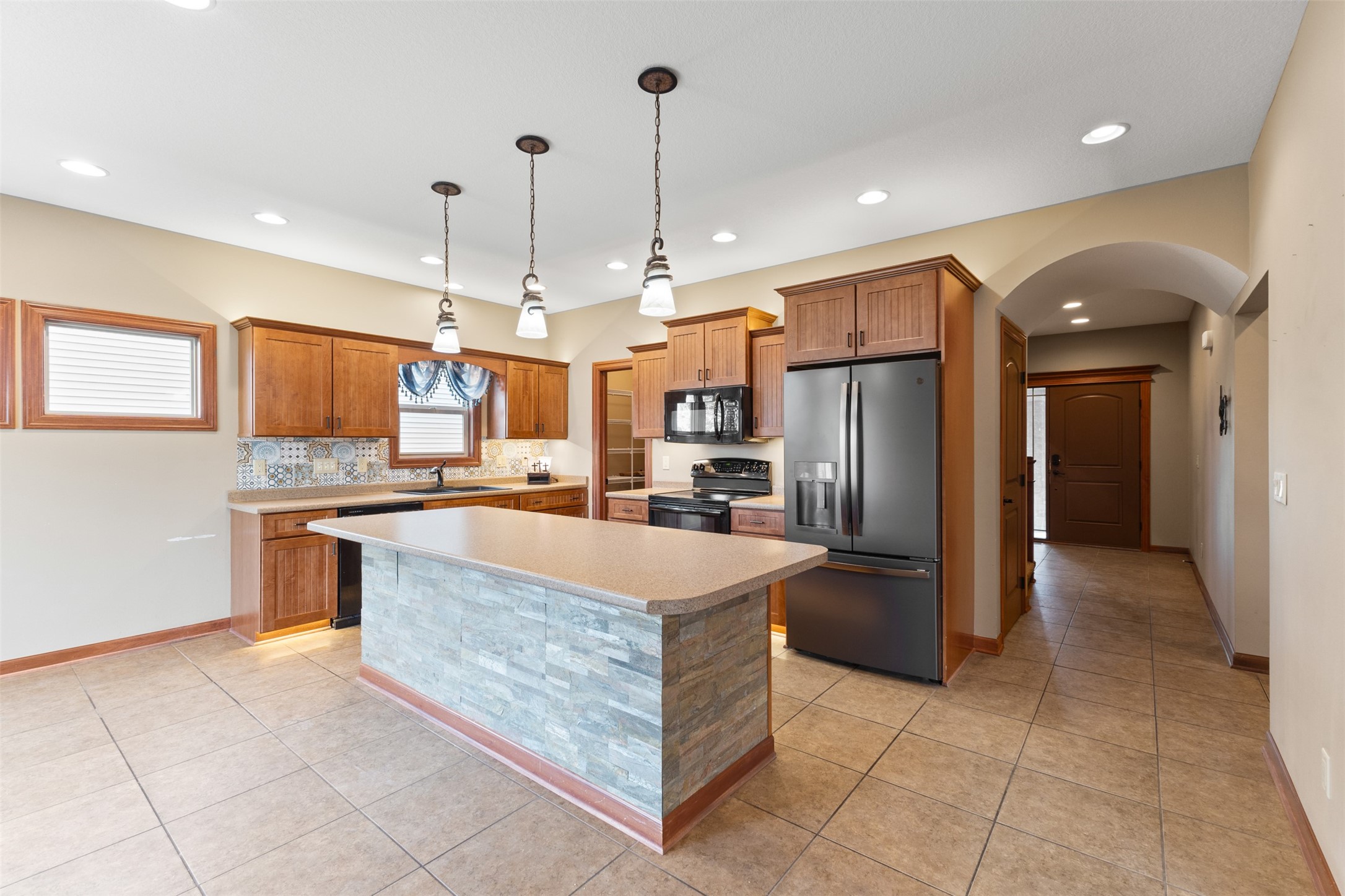 9733 Hazelwood Avenue, Johnston, Iowa image 9