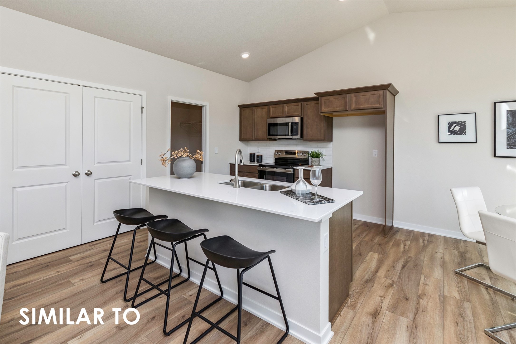 710 NE Crossing Oaks Drive