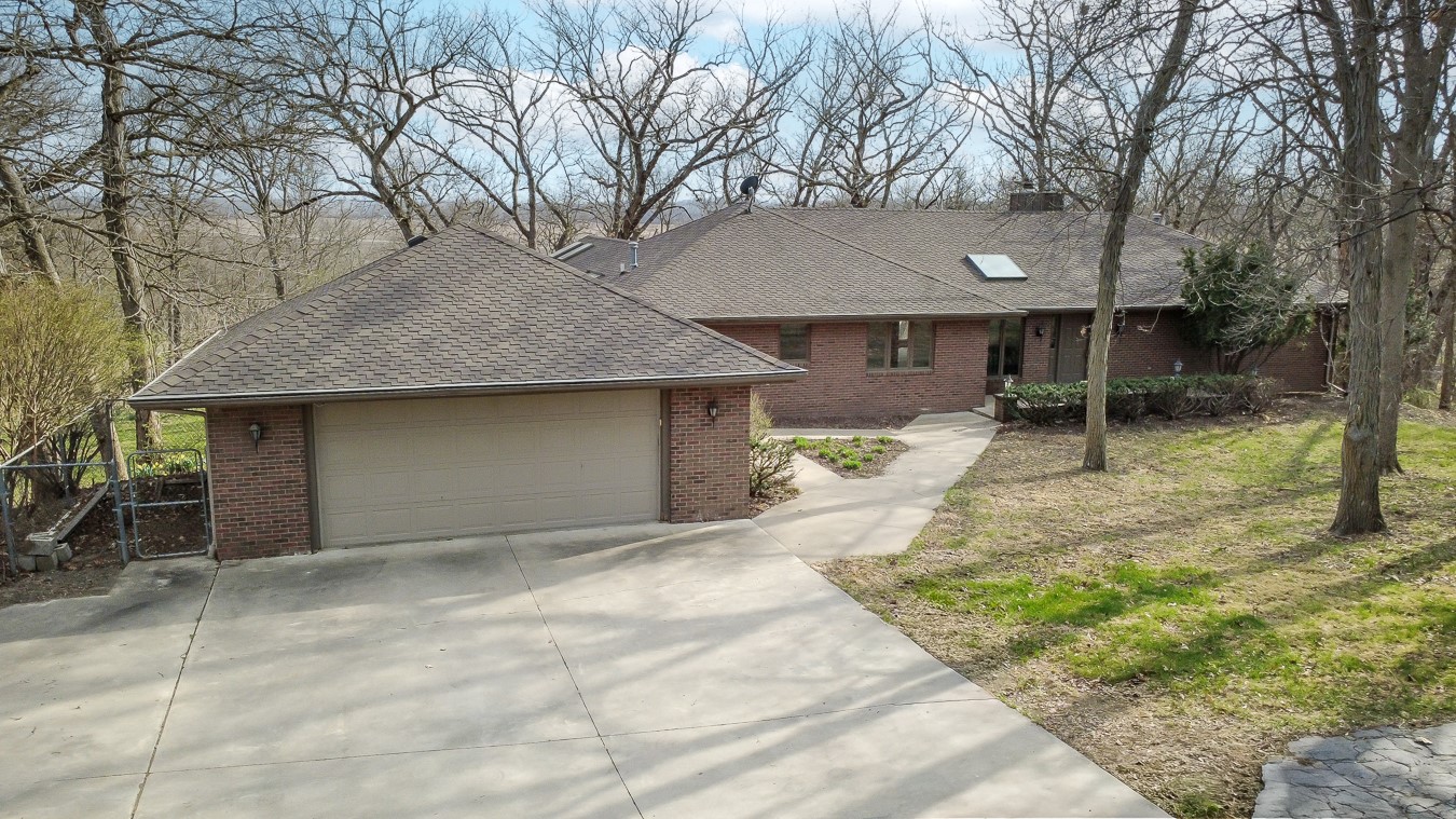 2062 Hickory Trail