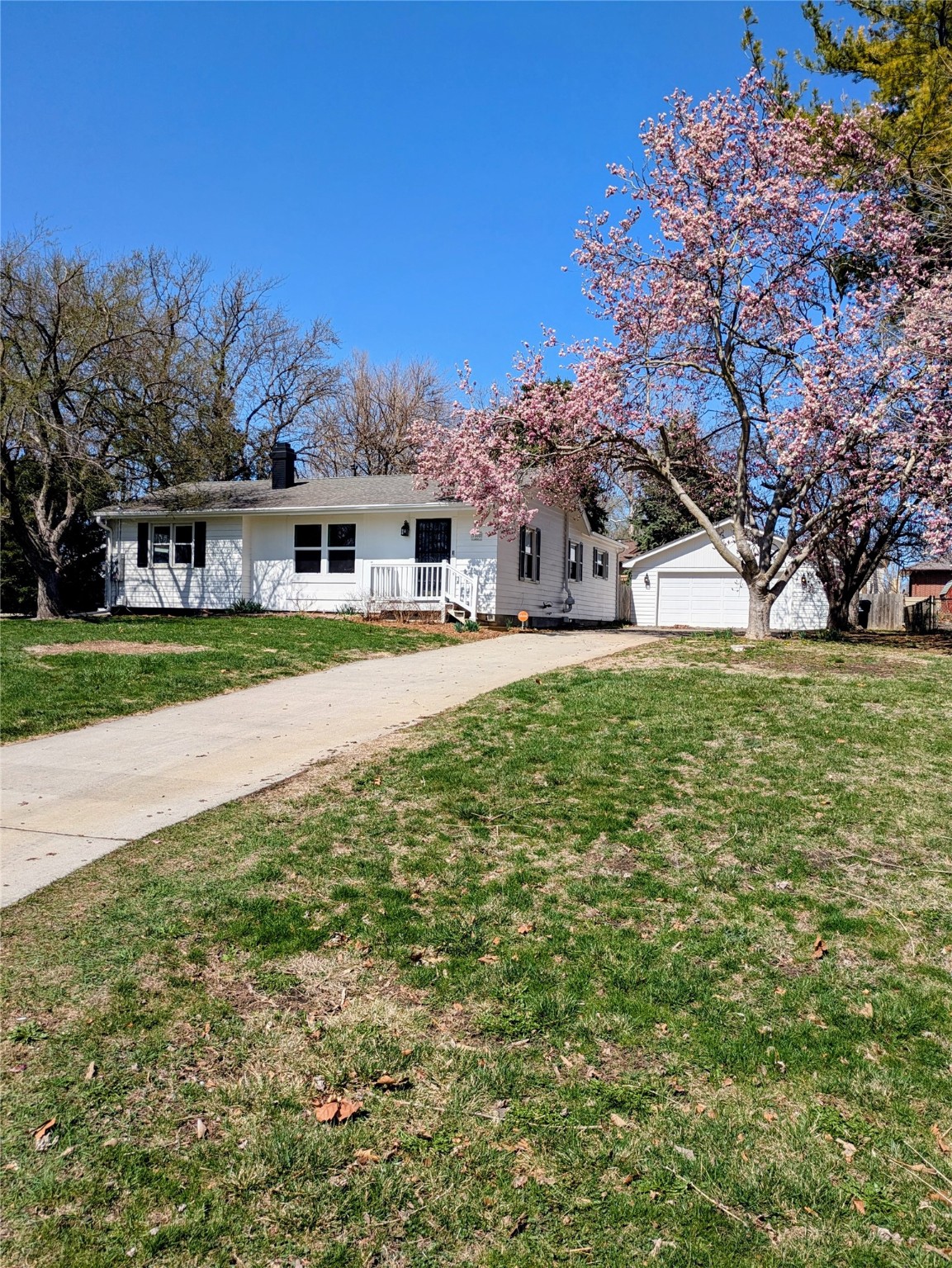 1300 NE 50th Place, Des Moines, Iowa image 1