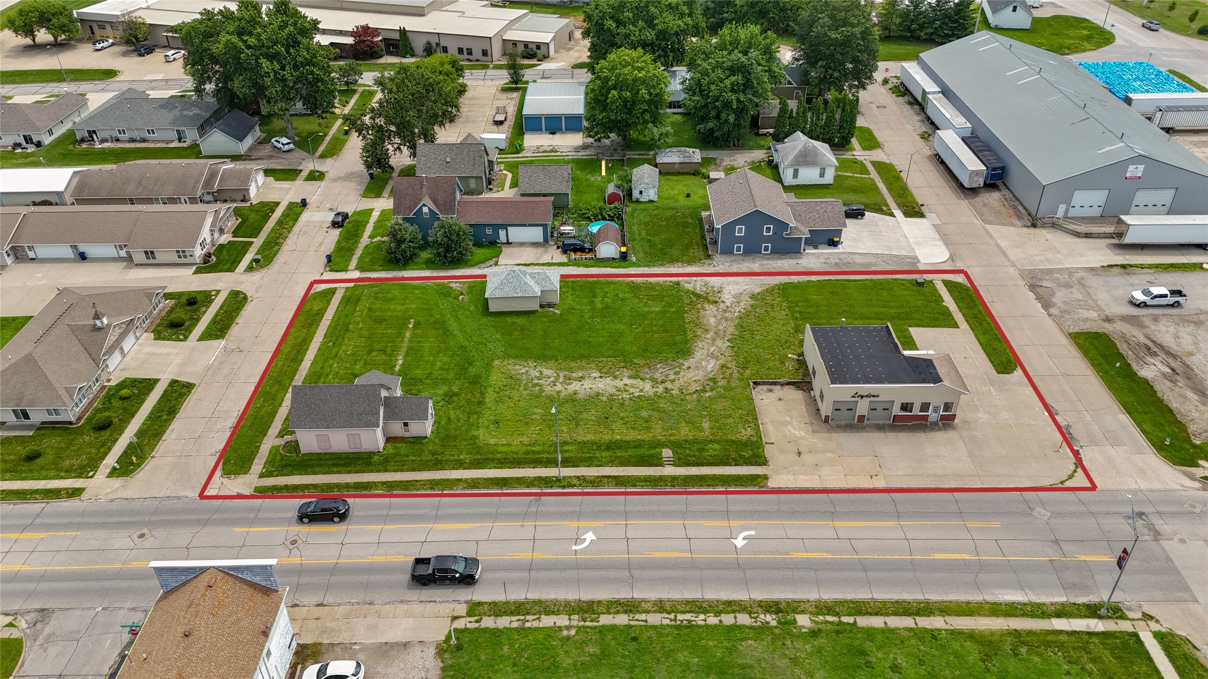 Photo 1 of 9 — 331 Oskaloosa Street, Pella, IA 50219