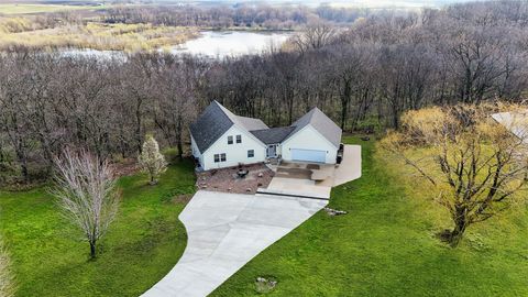 2279 Dakota Wood Drive Pella IA 50219