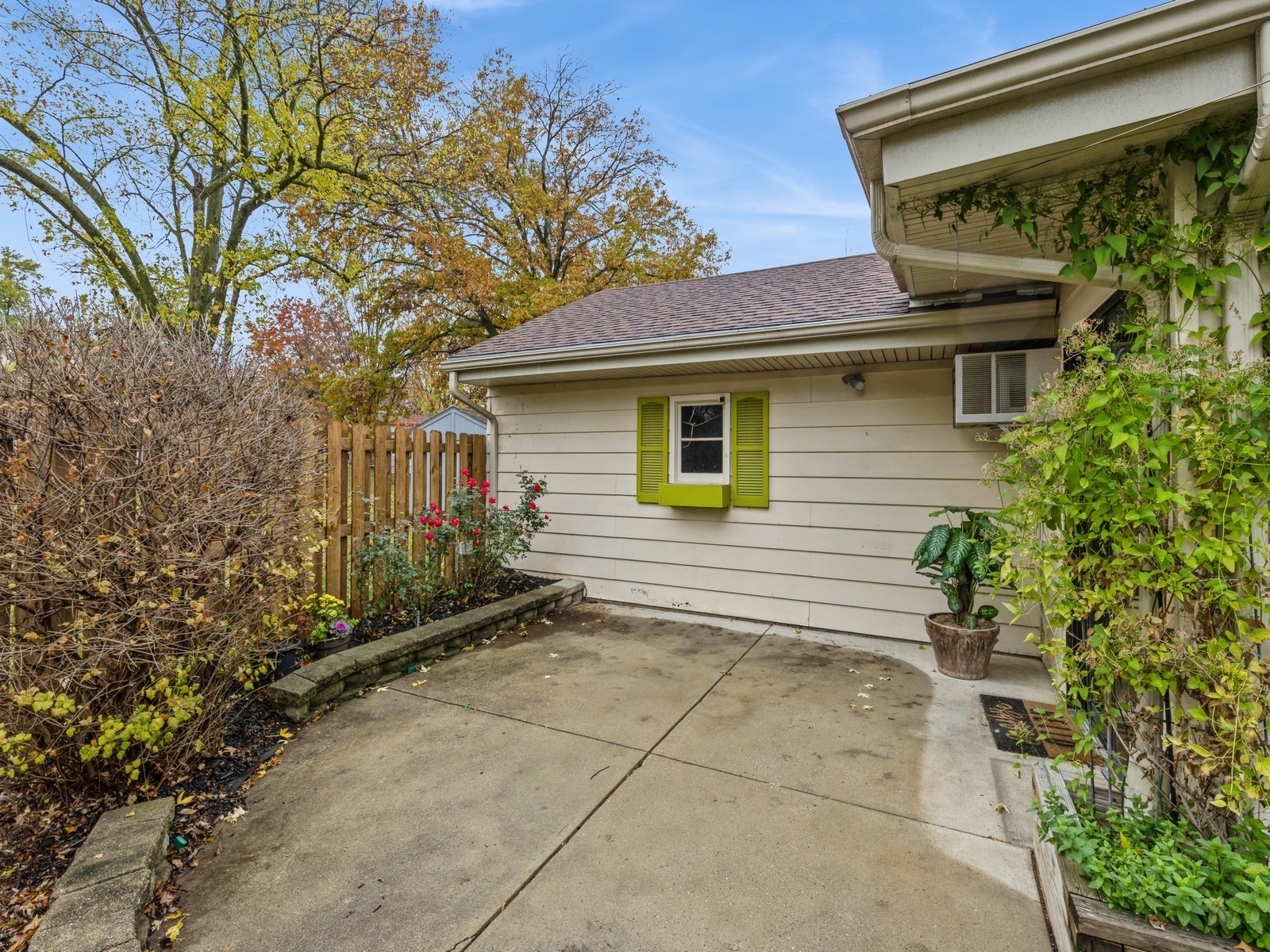 7700 Dellwood Drive, Urbandale, Iowa image 32