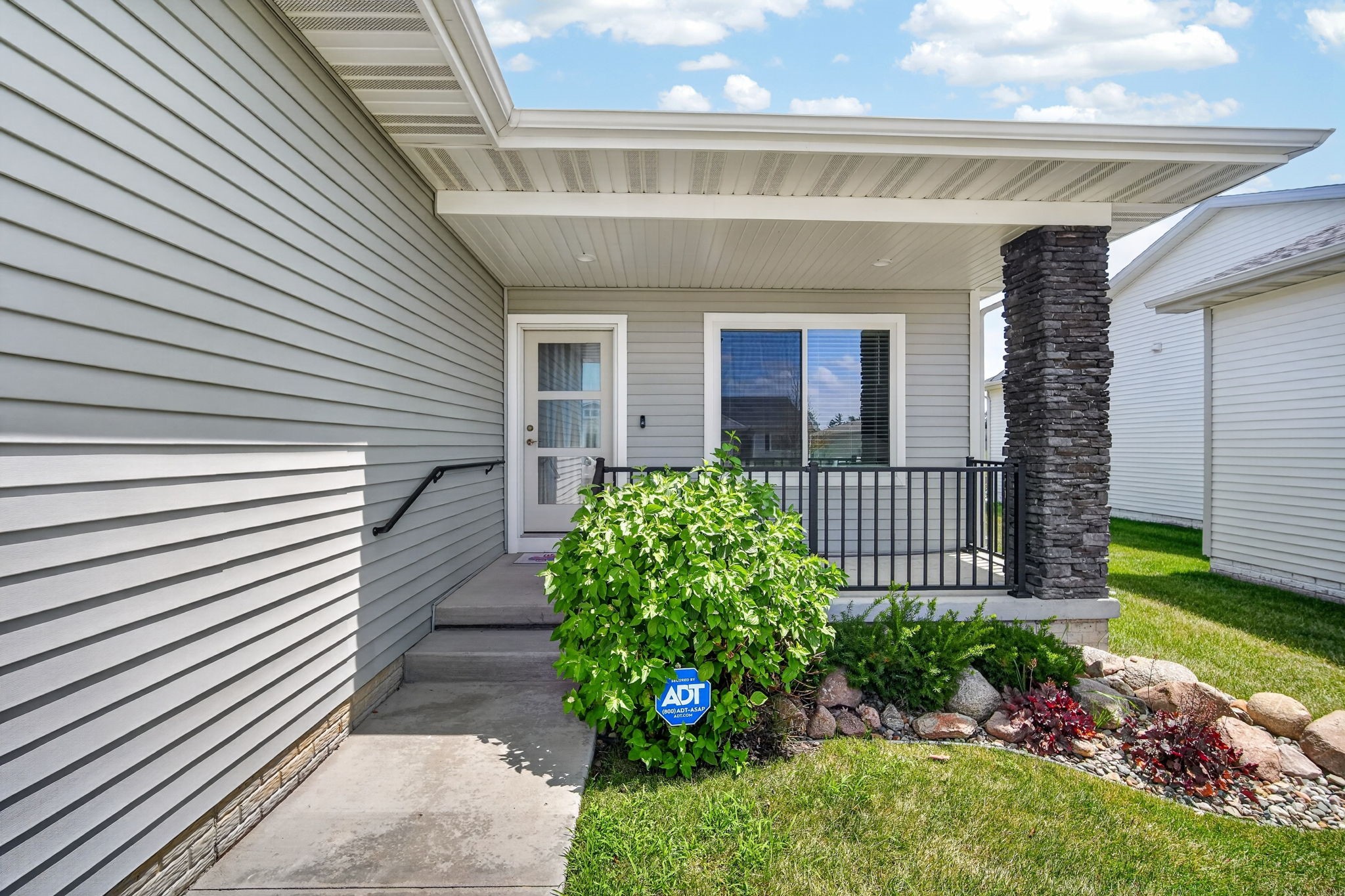 6705 NE 12th Court
