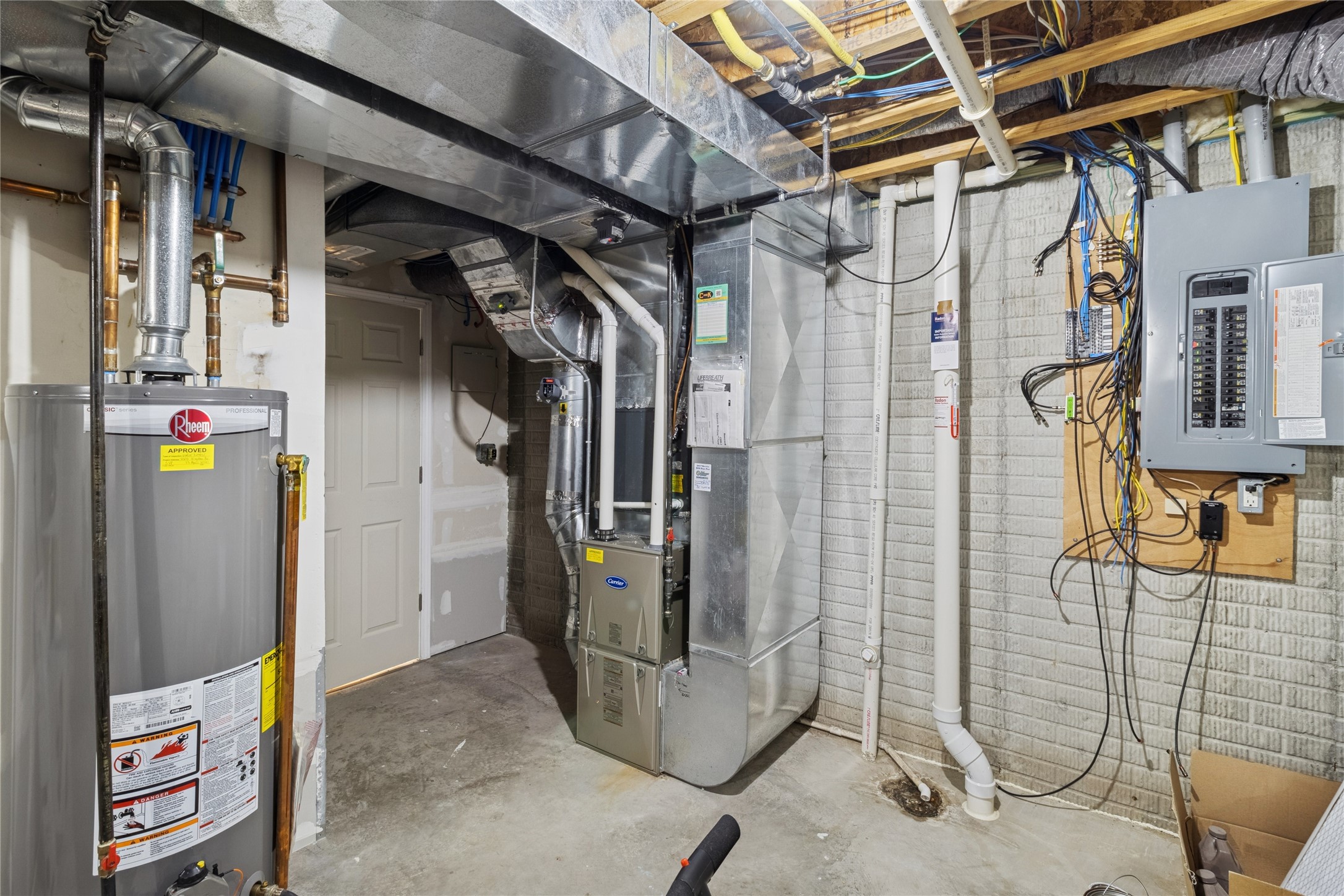 2610 Kingston Drive, Ames, Iowa image 32