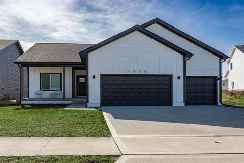 Homes For Sale - 7036 Lake Ridge Avenue<br/> Des Moines, IA 50320